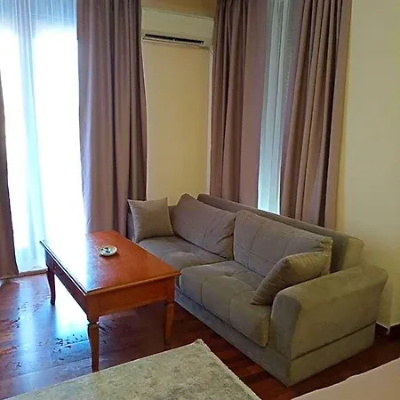 El Boutique Hotell *